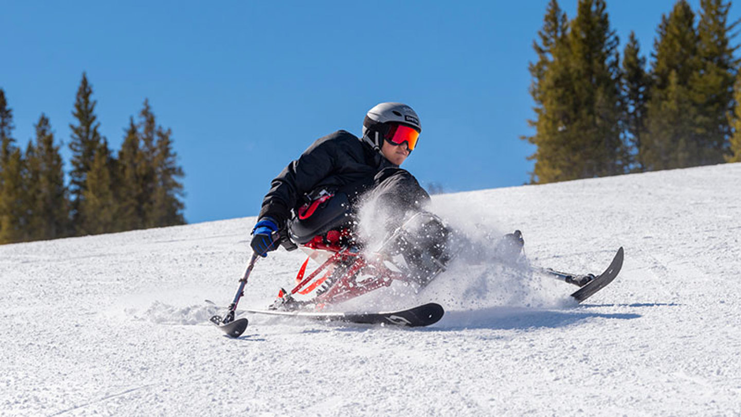 Kid skiing